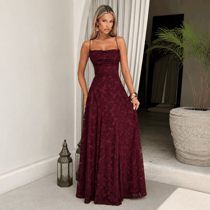 Elegantes Abendkleid mit drapierter Front und offenem Rücken in Weiß, Rot oder Rosa