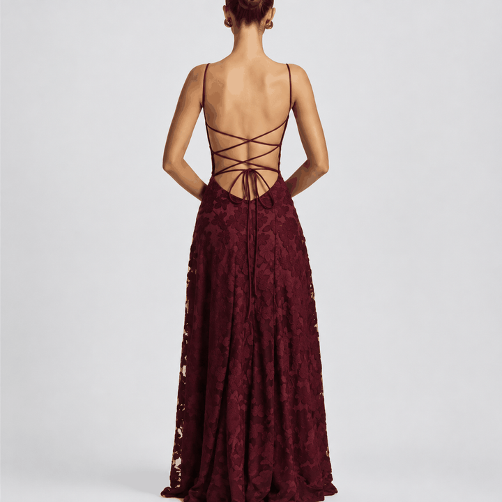 Elegantes ärmelloses Abendkleid mit drapierter Front und offenem Rücken in figurbetontem Schnitt