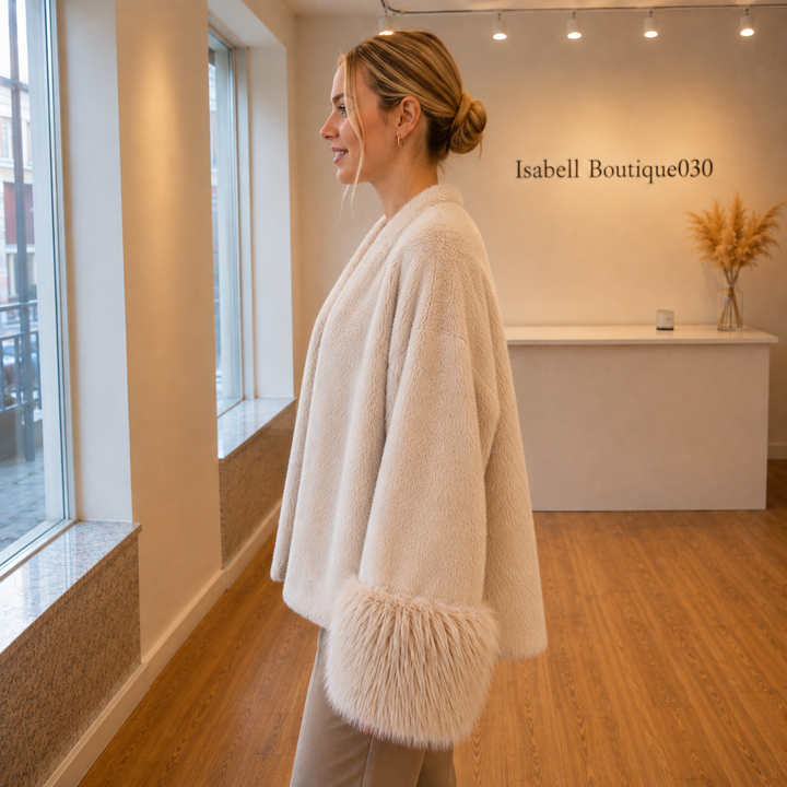 Eleganter Damenmantel aus Kunstfell mit Pelzkragen in Beige-Apricot, Oversize Teddy-Mantel Herbstmode 2026