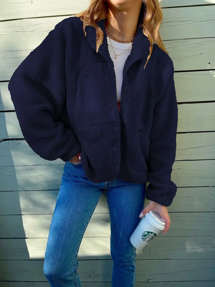 Kurze Plüsch-Cardigan-Jacke aus Lammwolle in modernem japanisch-koreanischem Stil mit Taschen und weichem Stoff