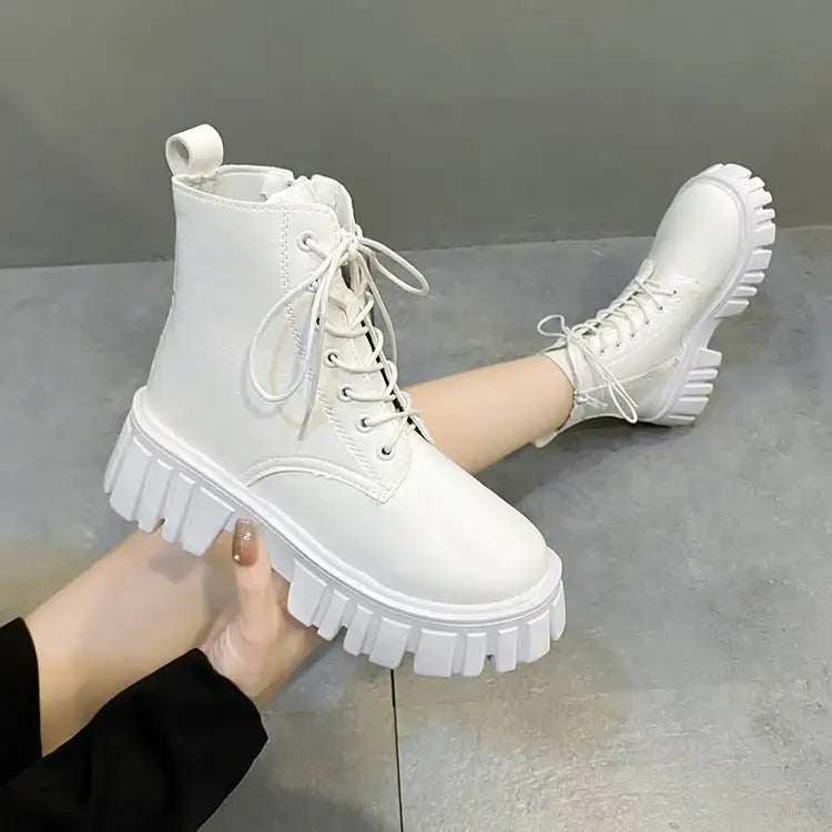 Schwarze Damen Plateau-Stiefel mit Schnürung und seitlichem Reißverschluss im urbanen Stil