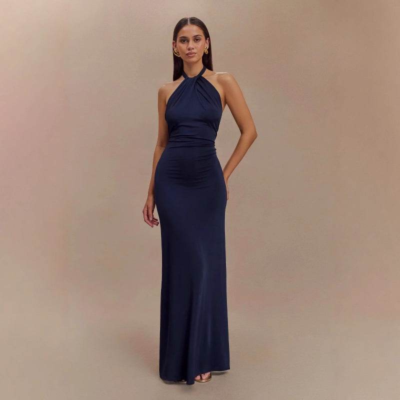 Dunkelblaues, bodenlanges Maxikleid mit Neckholder-Ausschnitt und schmaler Taille, elegant für Damen. IsabellBoutique030