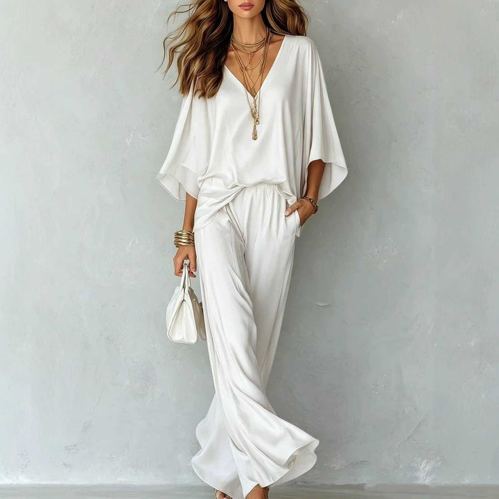 Damen Satin-Set mit V-Ausschnitt und Wide-Leg Hose in Aprikose elegant und edel