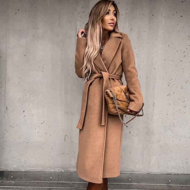 Eleganter Damen Wollmantel mit V-Ausschnitt und Schnürdetail in verschiedenen Farben