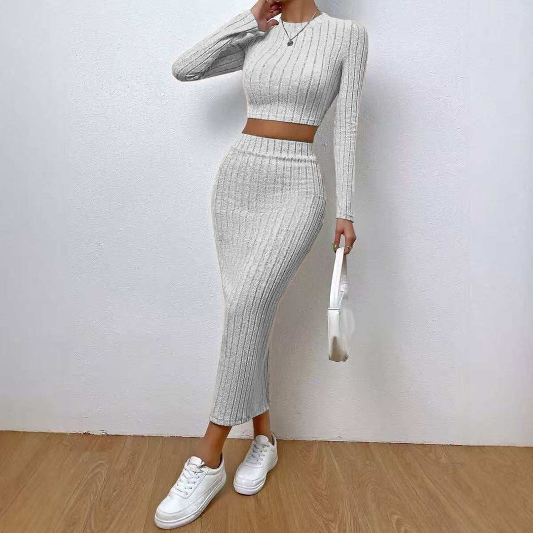 Elegant gerafftes Strick-Zweiteiler Set für Damen mit Langarm Crop Top und midi-maxi Rock im Casual Chic Style