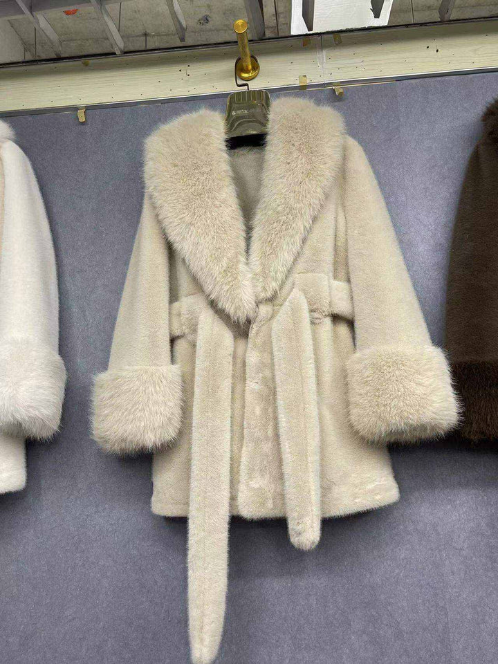 Luxuriöser Damen-Mantel in Nerzoptik für eleganten und warmen Winterlook