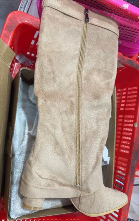 Beige hohe Stiefel aus Wildlederimitat mit Reißverschluss und kleinem Absatz, IsabellBoutique030.