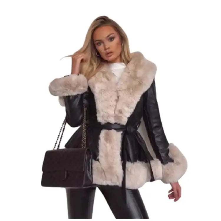 Damen Trenchcoat mit markantem Kragen und Taillengürtel, figurbetont und elegant