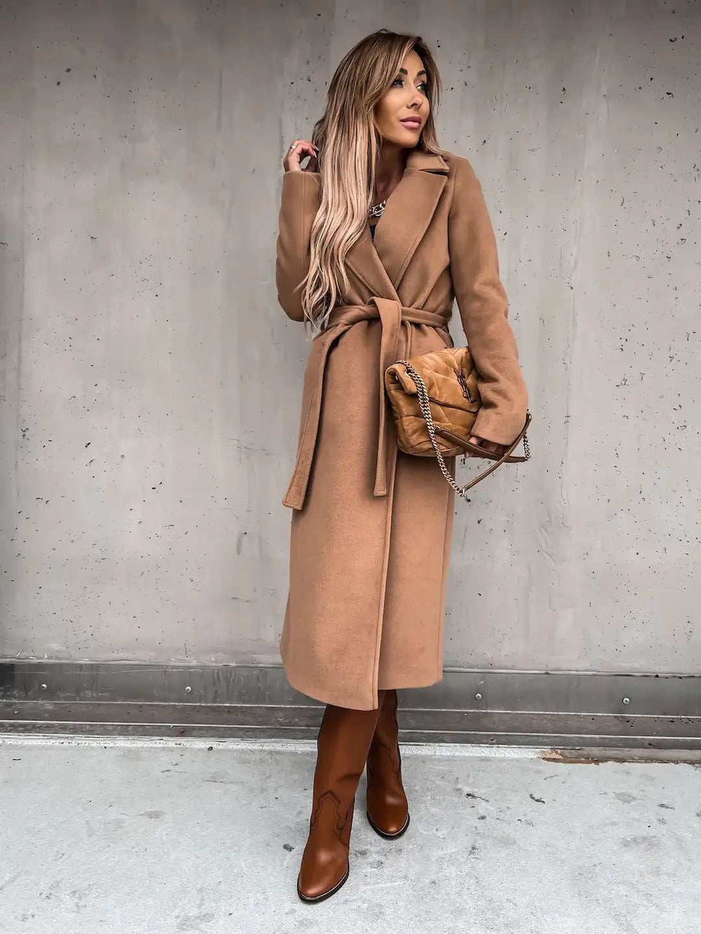 Eleganter Damen Wollmantel mit V-Ausschnitt und Schnürdetail in verschiedenen Farben