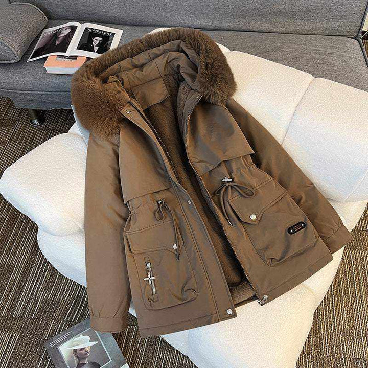 Damen Winterjacke mit dickem Fellkragen in elegantem Design und warmem Innenfutter