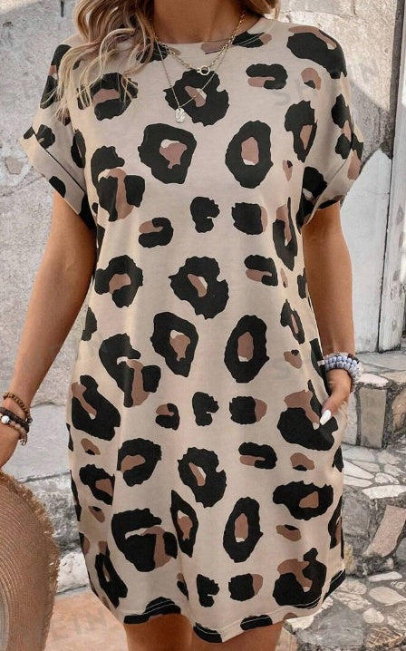 Damen Strandkleid mit Leopardenmuster und Fledermausärmeln in Khaki und Malvenlila