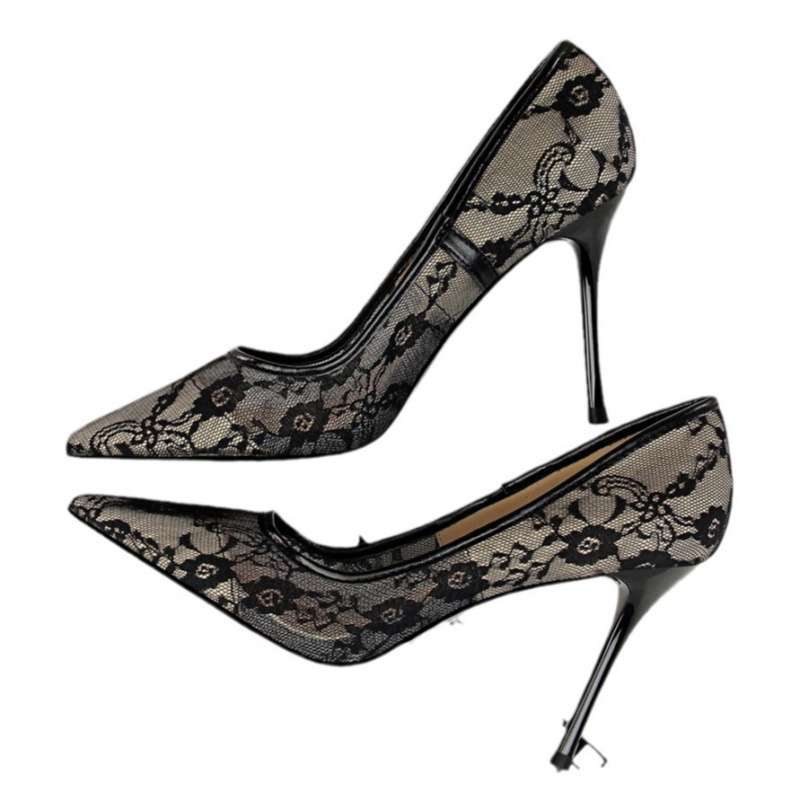 Elegante schwarze spitze Pumps mit hohen Absätzen für Damen, Spitze und Fersenbesatz, IsabellBoutique030.