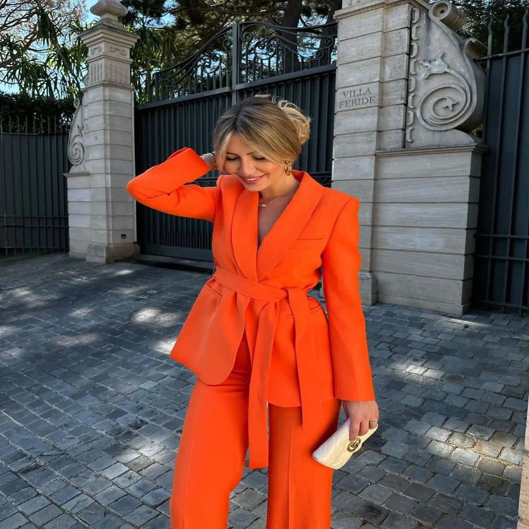 Eleganter Damen Casual-Anzug mit Blazer, Hose und Gürtel für Büro und Alltag