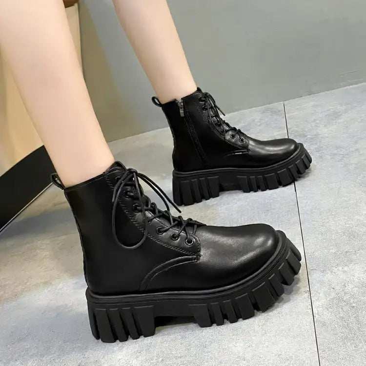 Schwarze Damen Plateau-Stiefel mit Schnürung und seitlichem Reißverschluss aus PU-Leder im urbanen Stil