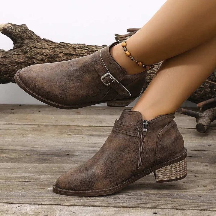Elegante Damen-Stiefel mit spitzer Spitze für den Herbst in Schwarz und Braun