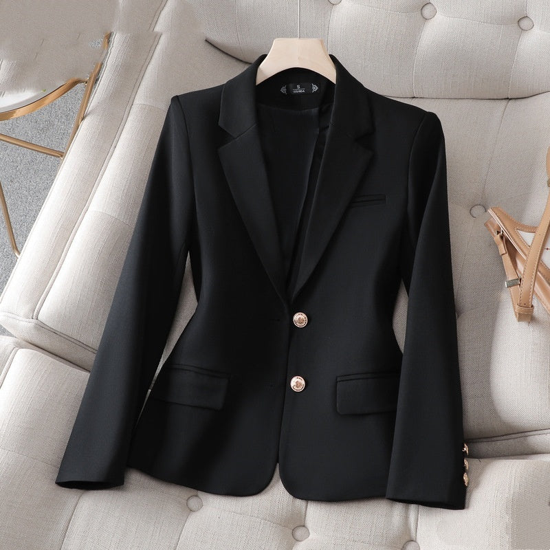Schwarzer Damen-Blazer mit zwei goldenen Knöpfen, schmal geschnitten, elegant, für formelle Anlässe. IsabellBoutique030