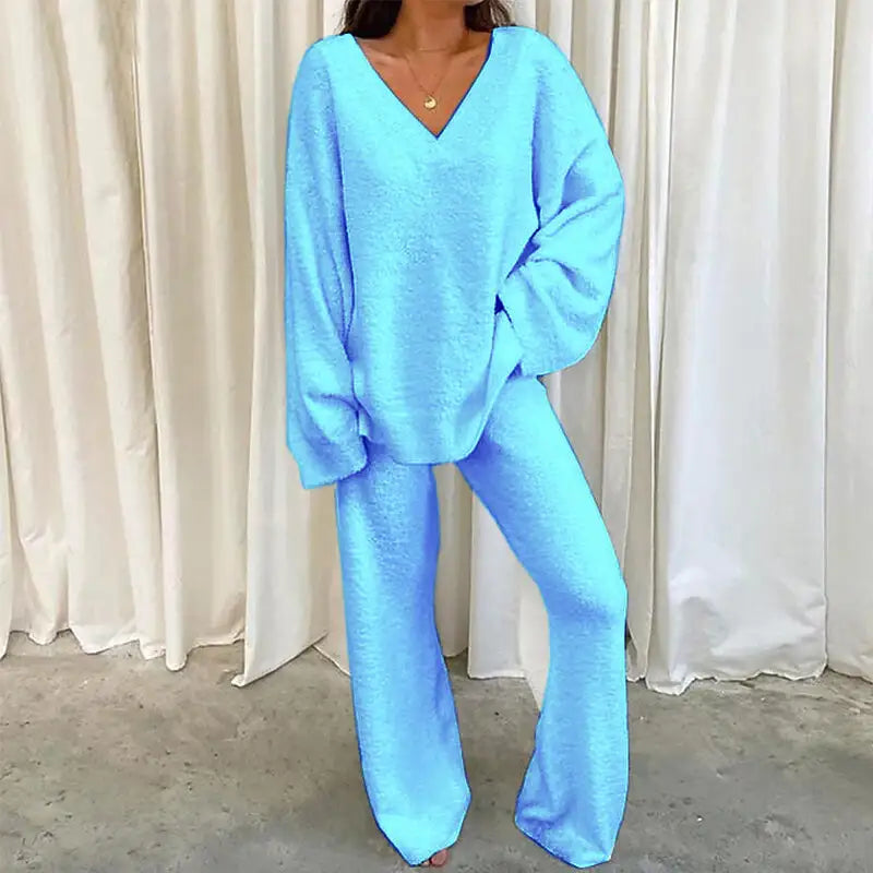 Winterliches einfarbiges Homewear Zweiteiler Set mit V-Ausschnitt und langen Ärmeln, ideal für gemütliche Wintertage