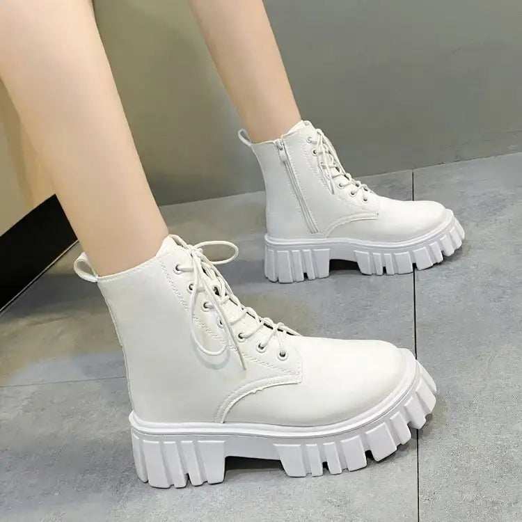 Schwarze Damen Plateau-Stiefel mit Schnürung und seitlichem Reißverschluss aus PU-Leder im urbanen Stil