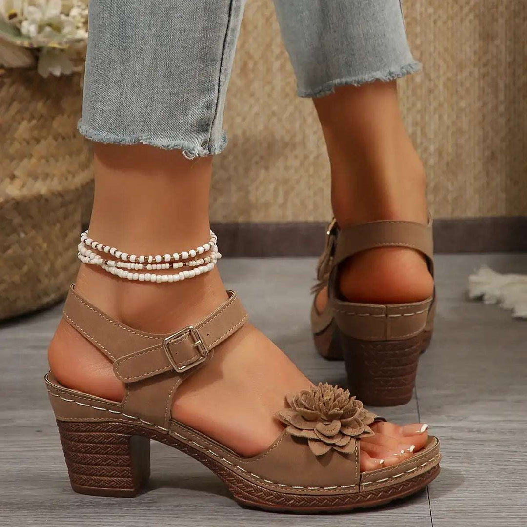 Damen Sandalen mit Blumen-Design, Blockabsatz und Plateau für sommerlichen Komfort in Plus Size