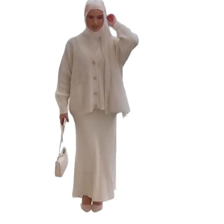 Gemütliches Strick-Set Damen mit Cardigan und figurbetontem Rock für stilvolle Eleganz zu Hause