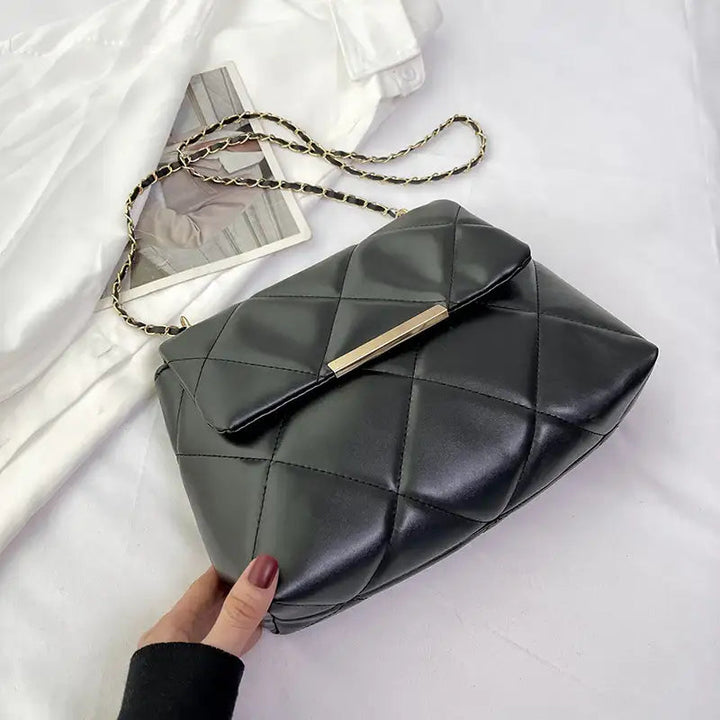 Schlichte tragbare Crossbody-Tasche mit Diamantstickerei und Kettenriemen in elegantem Design