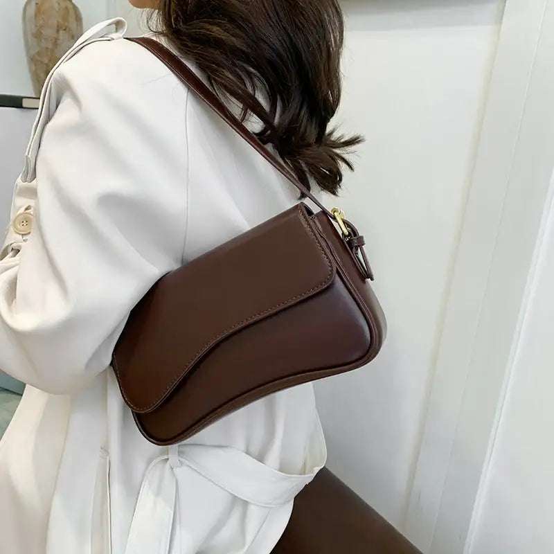 Damen Schultertasche aus braunem Glattleder, klassischer Stil IsabellBoutique030