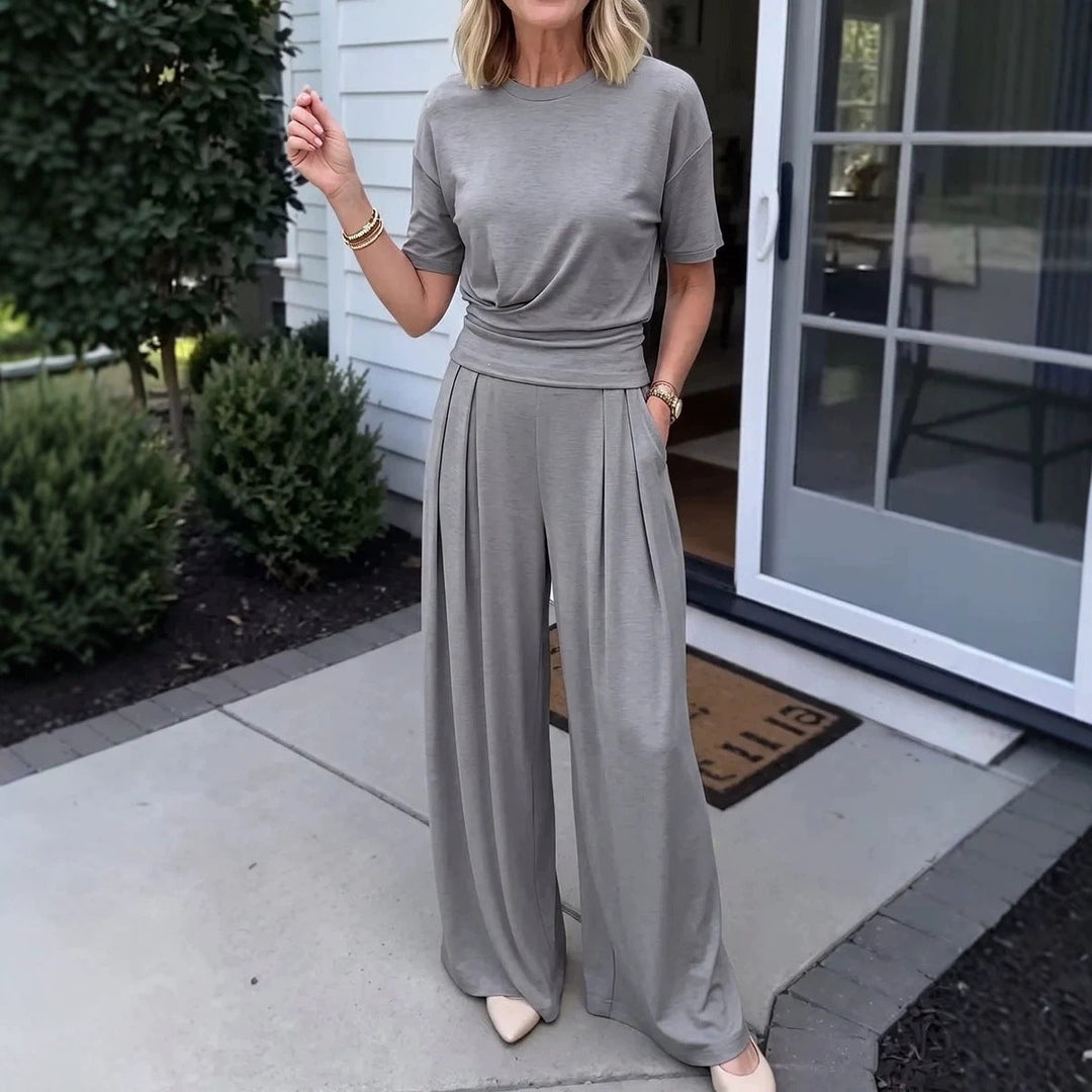 Damen Sommer-Set mit lockerem Rundhals-T-Shirt und weiter Hose im Streetwear Look