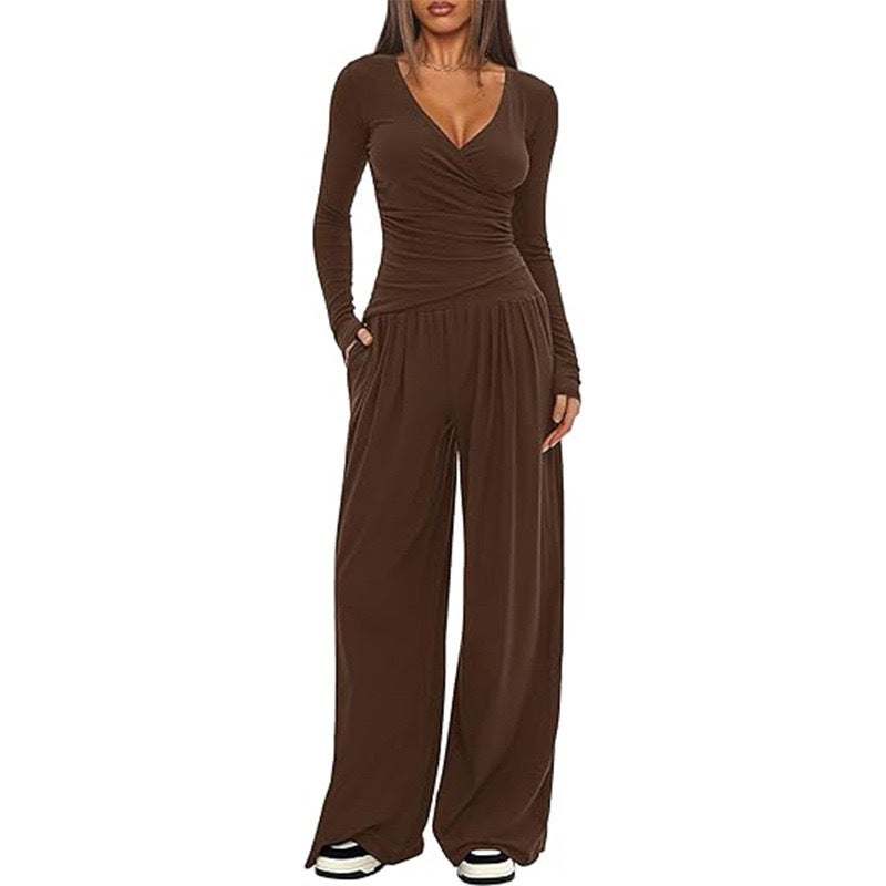 Dunkelbraunes Wickel-Oberteil mit langen Ärmeln und hoher Taille, weite Palazzo-Hosen. Damenmode. IsabellBoutique030