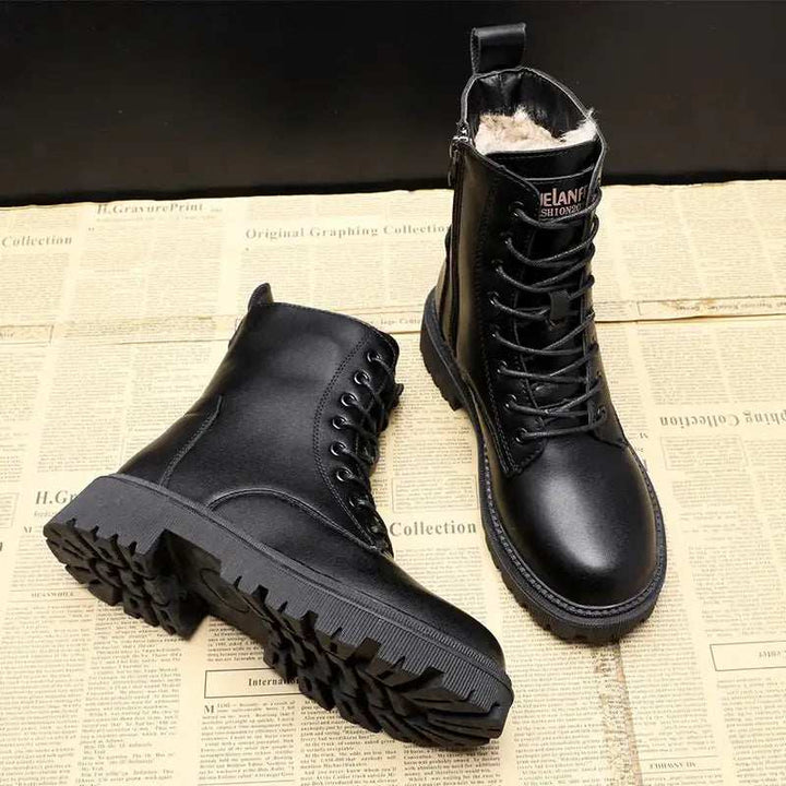 Schwarze Schnürstiefel aus Leder mit dicker Sohle und Futter. Damenstiefel IsabellBoutique030.