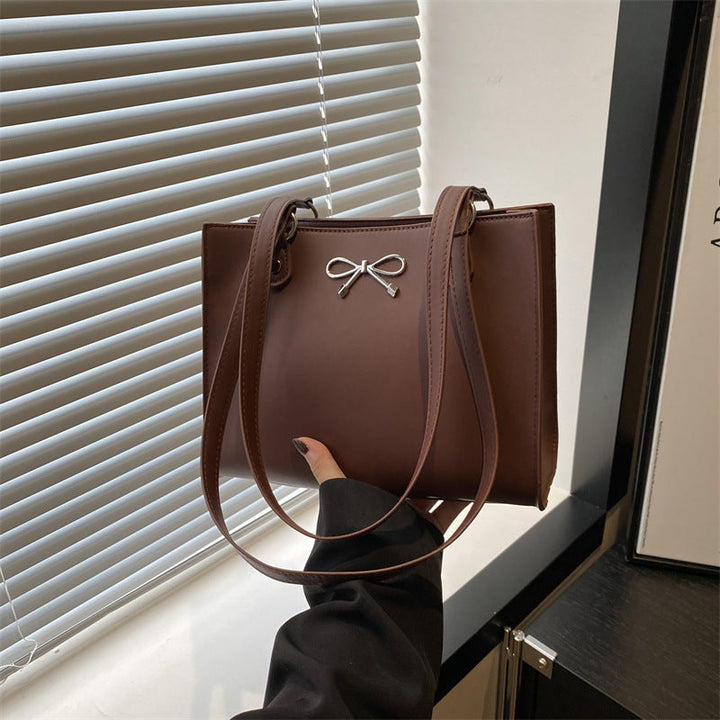 Dunkelbraune Shopper-Tasche aus Kunstleder mit Schleifen-Applikation, Henkeltasche IsabellBoutique030