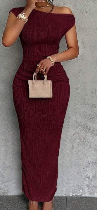 Damen schulterfreies Maxi-Kleid in Bordeaux, figurbetontes geripptes Abendkleid, eleganter Slim-Fit Party-Look