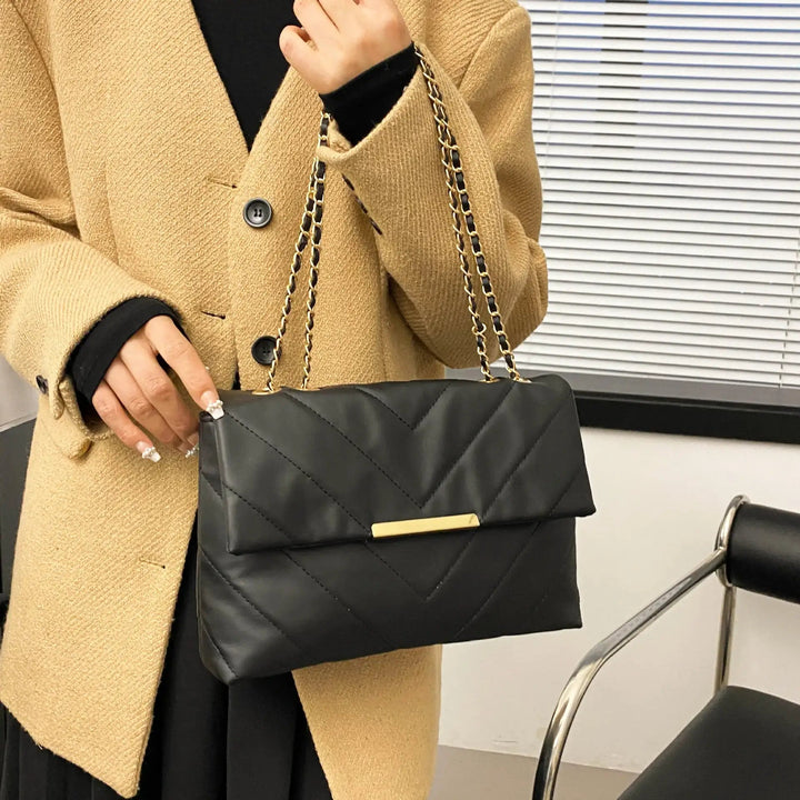 Schlichte tragbare Crossbody-Tasche mit Diamantstickerei und Kettenriemen in elegantem Design