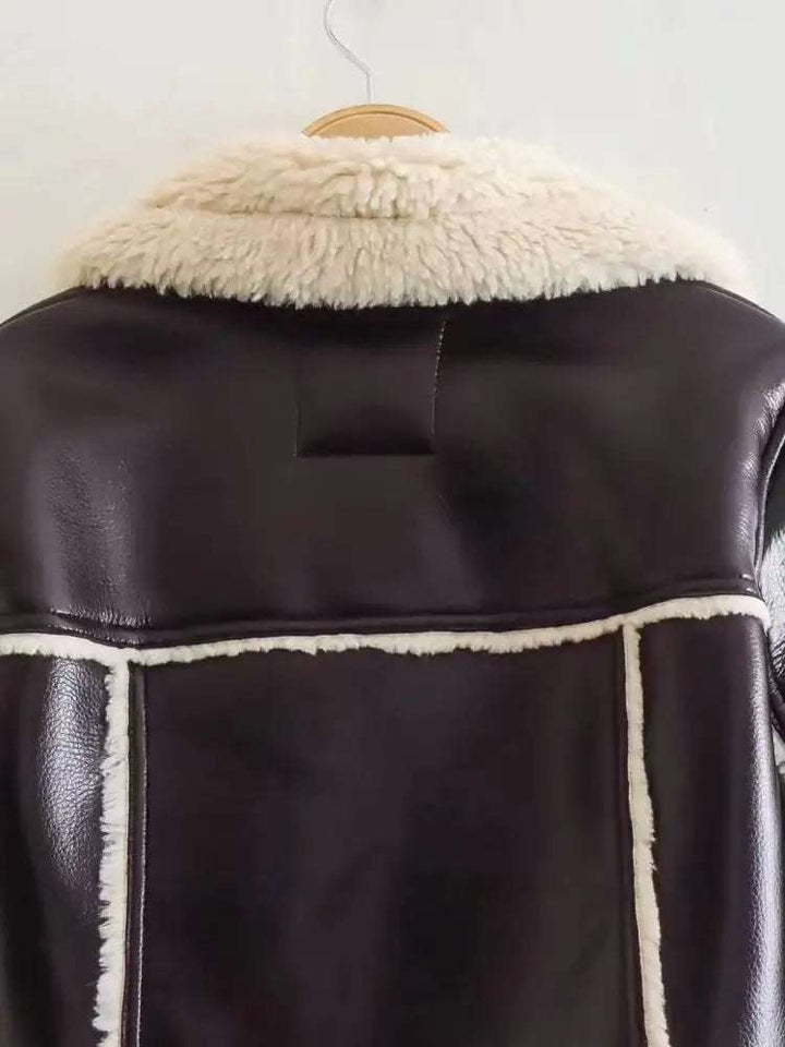 Elegante Damen Kurzjacke mit Reverskragen tailliert und stilvoll