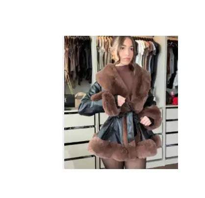 Damen Trenchcoat mit elegantem Kragen und Taillengürtel, figurbetont und zeitlos