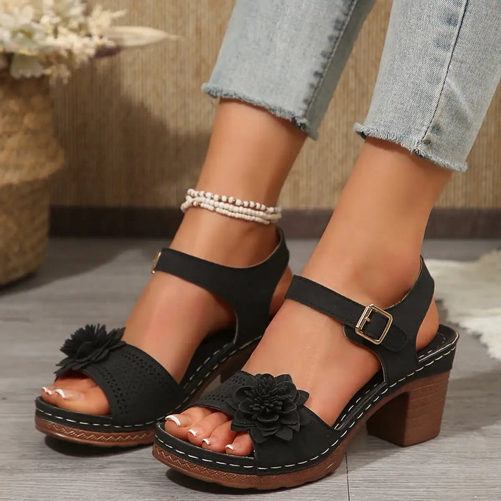 Damen Sandalen mit Blumen-Design und stabilem Blockabsatz in Plus Size für den Sommer