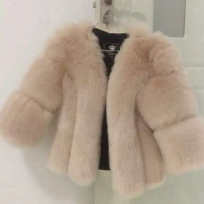 Damen Kurzmantel mit echtem Fuchsfell, elegant und warm für den Winter